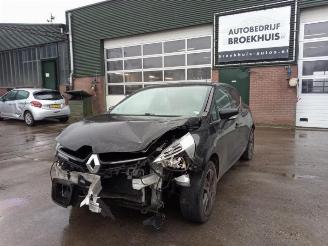 uszkodzony samochody osobowe Renault Clio Clio IV (5R), Hatchback 5-drs, 2012 / 2021 1.5 dCi 90 FAP 2015/12