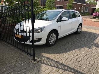 Tweedehands auto Opel Astra 1.7 CDTi 16V 110pk business 2013/6