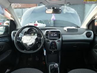 Toyota Aygo 1.0 VVT-i x-play Airco picture 4