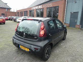 Peugeot 107 1.0 Active Airco picture 1