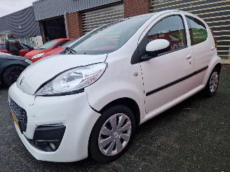 Peugeot 107 1.0 access AIRCO picture 5