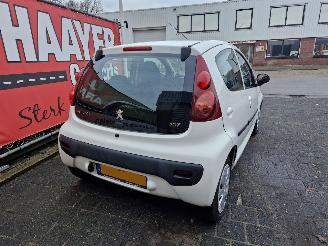 Peugeot 107 1.0 access AIRCO picture 3