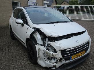 damaged passenger cars Peugeot 3008 1.6 THP Active Aut NAP REST BPM 1000 EURO !!!!! 2015/1