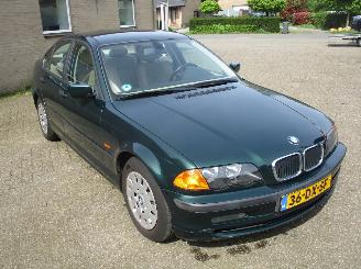 uszkodzony samochody osobowe BMW 3-serie 316I Executive 2000/1