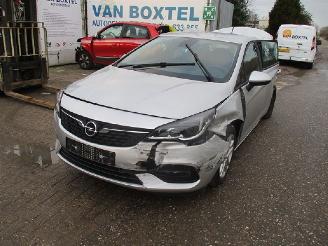 Damaged car Opel Astra  2020/1