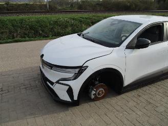 damaged commercial vehicles Renault Mégane  2023/1