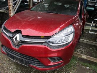 damaged passenger cars Renault Clio  2017/1