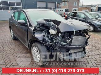 dañado coche sin carnet Nissan Qashqai Qashqai (J11), SUV, 2013 1.2 DIG-T 16V 2017/4