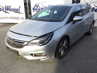 dañado caravana Opel Astra 1.4 2017/2