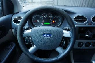 Ford Focus 1.6-16V 74kW Airco First Edition picture 14
