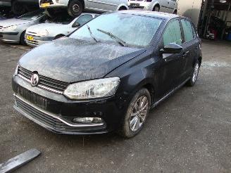 damaged commercial vehicles Volkswagen Polo  2016/1