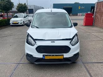 Auto incidentate Ford Courier  2019/4