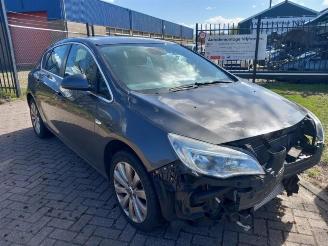 Damaged car Opel Astra Astra J (PC6/PD6/PE6/PF6), Hatchback 5-drs, 2009 / 2015 1.4 Turbo 16V 2011/11