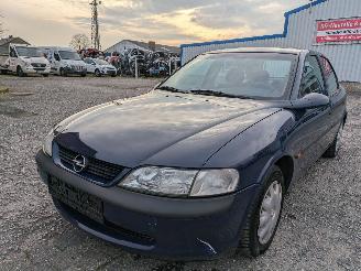 damaged campers Opel Vectra 1.6 1999/2