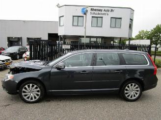 occasion passenger cars Volvo V-70 T4 132kW Limited Edition 2012/1