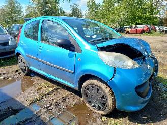 disassembly commercial vehicles Peugeot 107 1.0-12V XS 2006/6