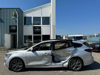damaged motor cycles Ford Focus Wagon 1.0 EcoBoost Hybrid ST Line Style BJ 2023 20882 KM 2023/6