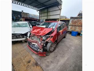 damaged passenger cars Toyota Yaris Yaris III (P13), Hatchback, 2010 / 2020 1.33 16V Dual VVT-I 2012/2
