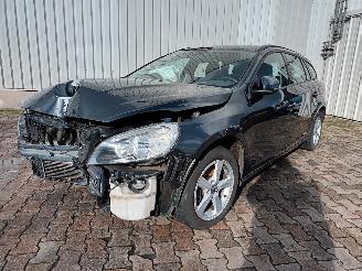 Damaged car Volvo V-60 V60 I (FW/GW) 1.6 DRIVe (D4162T) [84kW]  (02-2011/12-2015) 2013/1