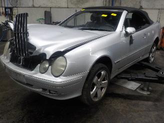 Salvage car Mercedes CLK CLK (R208) Cabrio 2.0 200K Evo 16V (M111.956) [120kW]  (06-2000/03-200=
2) 2001/9