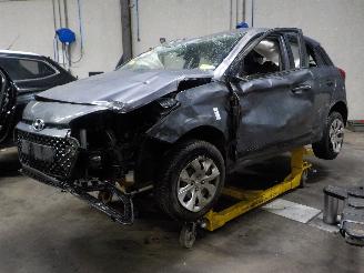 Damaged car Hyundai I-20 i20 (GBB) Hatchback 1.2i 16V (G4LA) [62kW]  (11-2014/08-2020) 2016/1