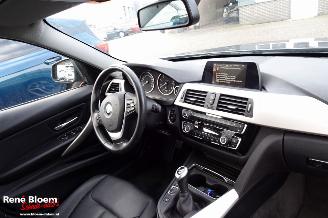 BMW 3-serie 318d Luxury picture 9