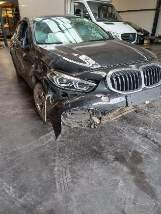 Damaged car BMW Astra 116i www.midelo-onderdelen.nl 2023/1