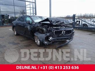 Damaged car Volvo S-90 S90 II, Sedan, 2016 2.0 D3 16V 2018/4