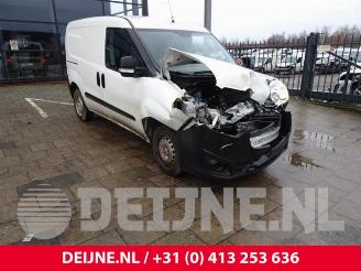 Damaged car Opel Combo Combo, Van, 2012 / 2018 1.3 CDTI 16V ecoFlex 2015/10