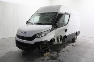 damaged commercial vehicles Iveco Daily  2017/1