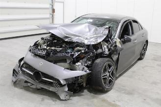 Damaged car Mercedes A-klasse A 200 2020/9