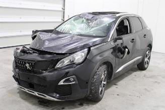 damaged passenger cars Peugeot 3008  2017/6