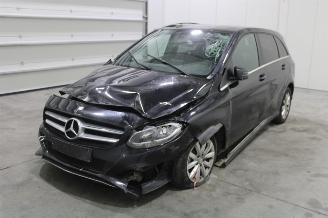 škoda osobní automobily Mercedes B-klasse B 180 2015/12