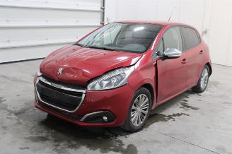 disassembly commercial vehicles Peugeot 208  2018/1