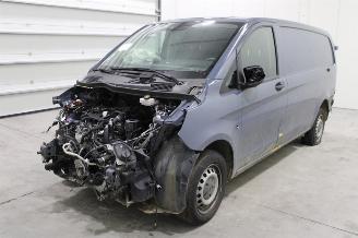 dañado vehículos comerciales Mercedes Vito  2021/8