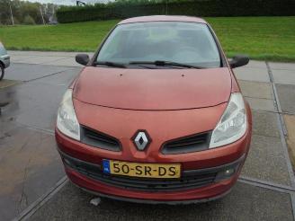 damaged commercial vehicles Renault Clio Clio III (BR/CR), Hatchback, 2005 / 2014 1.2 16V 75 2006/4