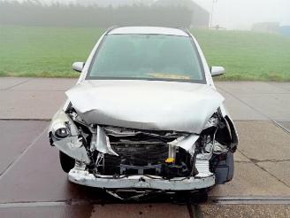 Damaged car Opel Zafira Zafira (M75), MPV, 2005 / 2015 1.6 16V 2007/11