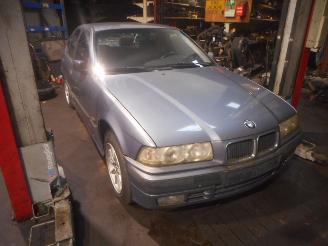 damaged commercial vehicles BMW 3-serie 318i 1996/1