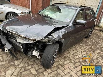 damaged commercial vehicles BMW 3-serie 330i Touring 2020/1