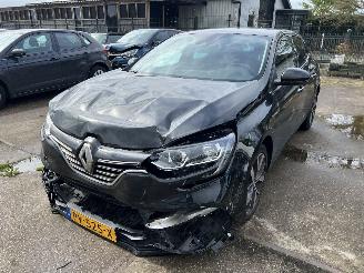uszkodzony samochody osobowe Renault Mégane 1.2 TCe Bose 130PK 2017/10