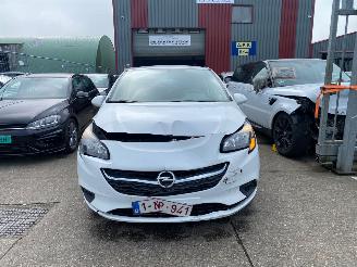 Schade motor Opel Corsa 1.2 ESSENTIA 2016/5