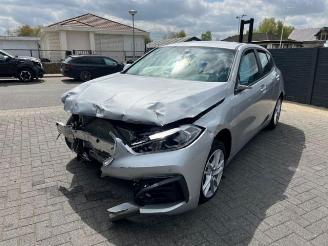 damaged caravans BMW 1-serie i Advantage  DAB-Tuner ScheinLED 2021/5